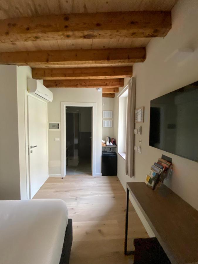 Malvezzi24 Boutique Rooms Desenzano del Garda Eksteriør bilde