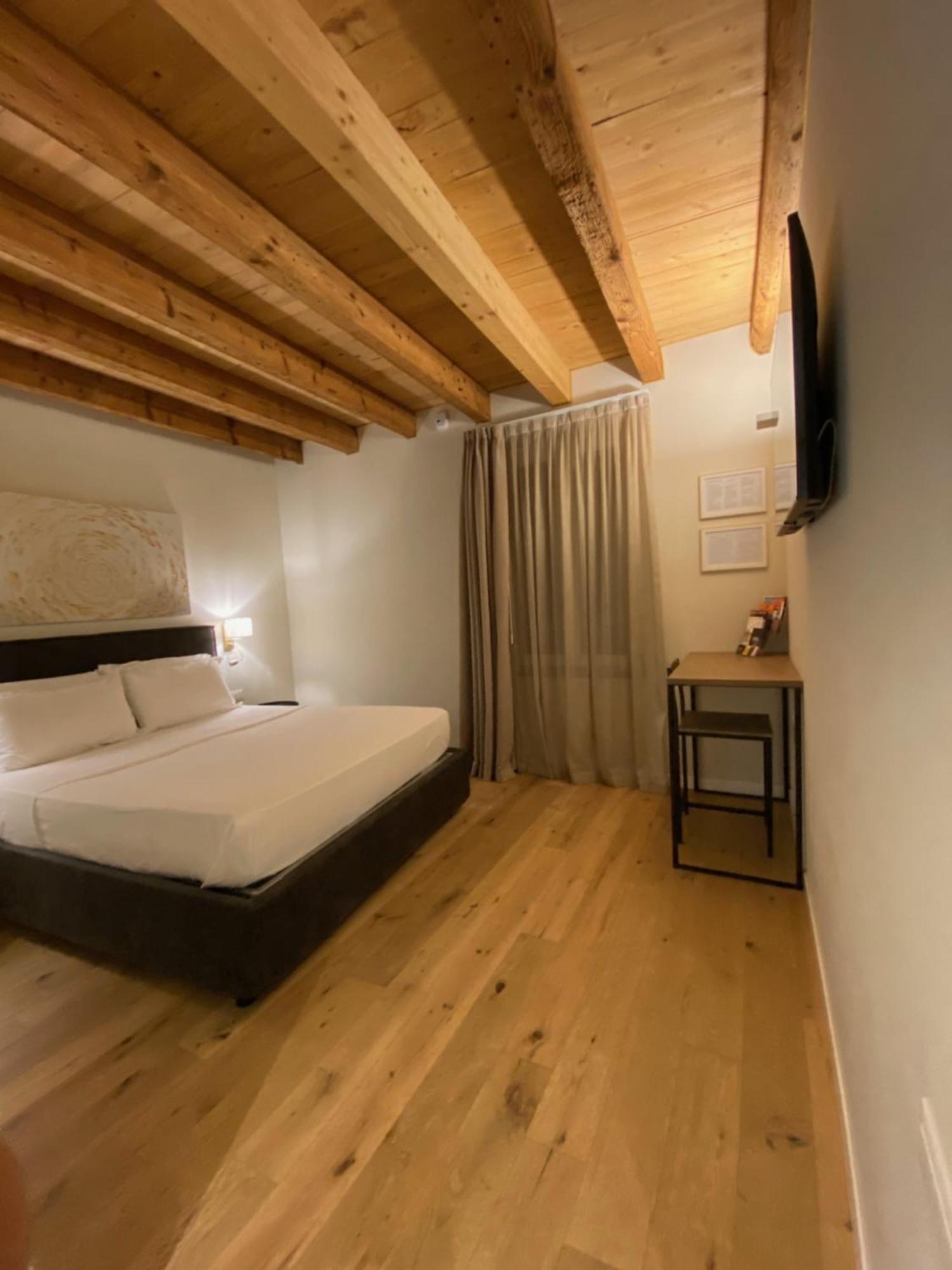 Malvezzi24 Boutique Rooms Desenzano del Garda Eksteriør bilde