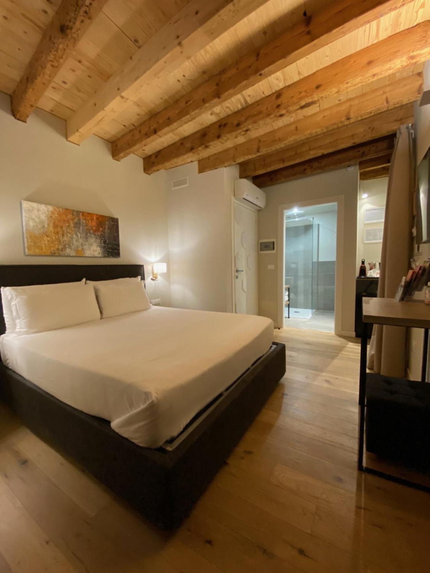 Malvezzi24 Boutique Rooms Desenzano del Garda Eksteriør bilde