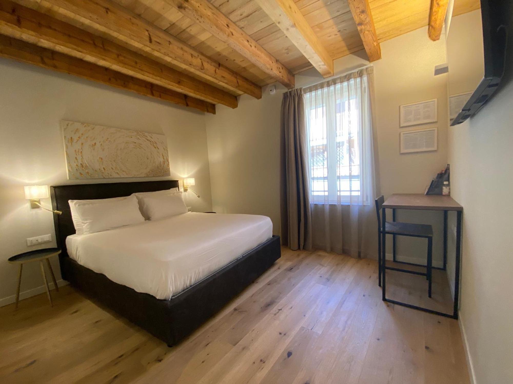 Malvezzi24 Boutique Rooms Desenzano del Garda Eksteriør bilde