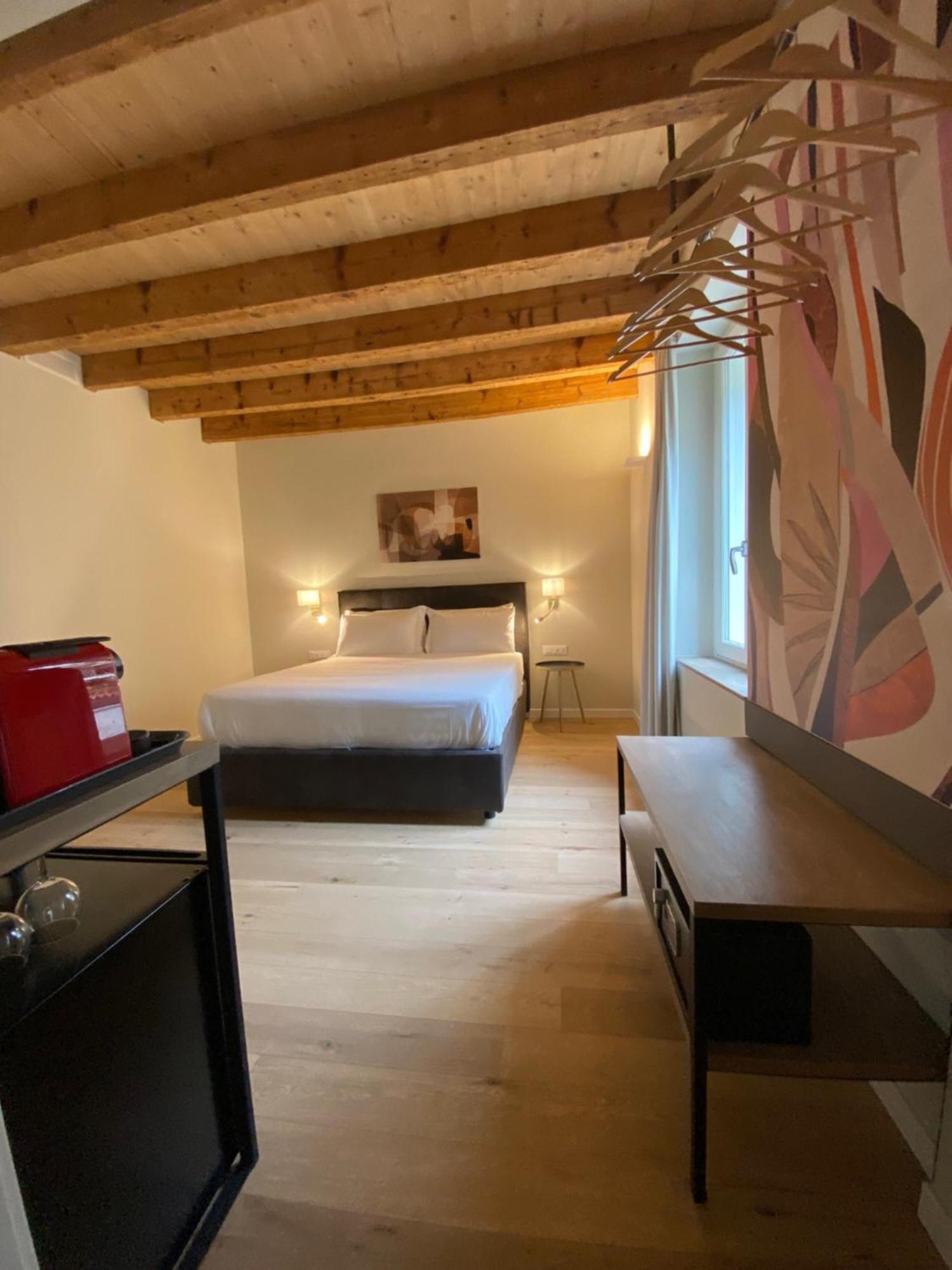 Malvezzi24 Boutique Rooms Desenzano del Garda Eksteriør bilde